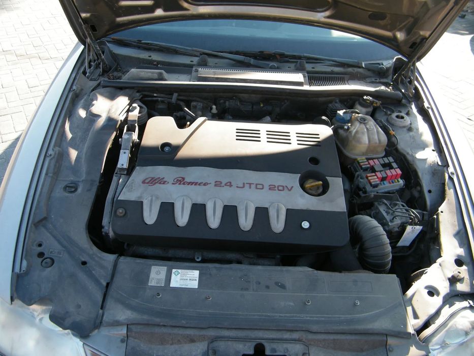 Słupek silnika 841H000 Alfa Romeo 166 2.4 JTD 20V