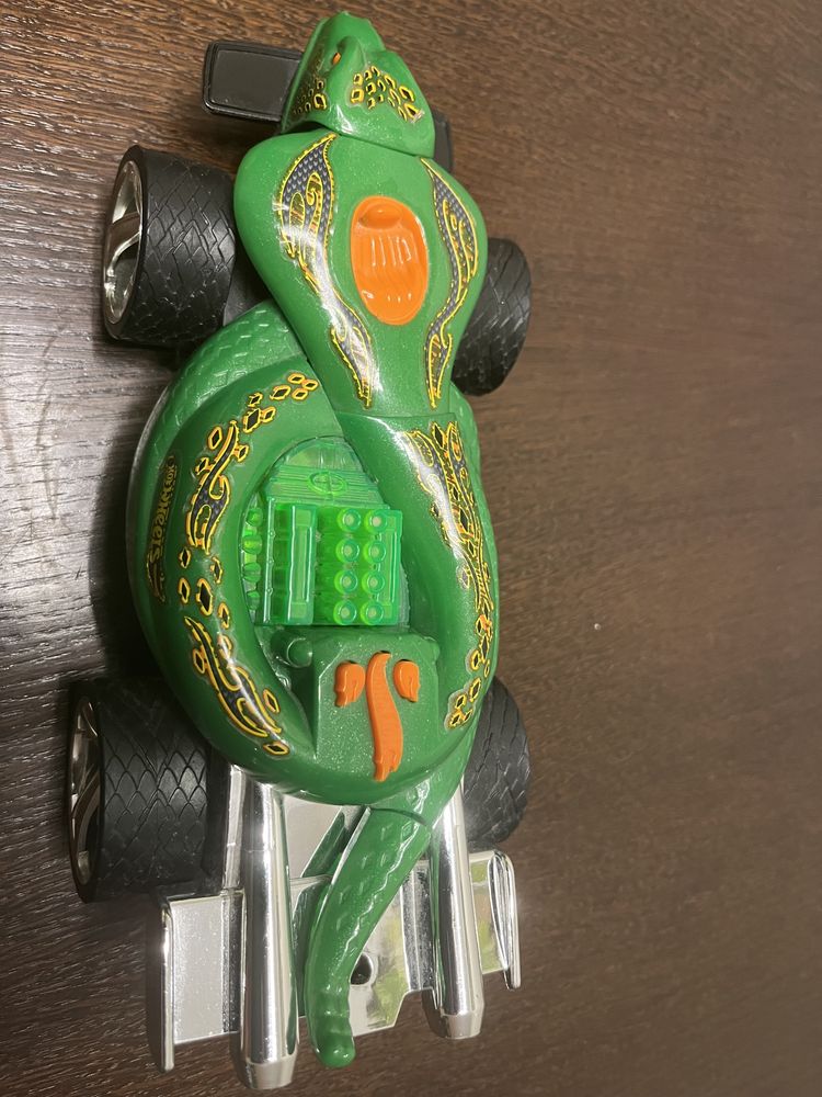 Autko Hot wheels, duże, mutant, kobra, wąż