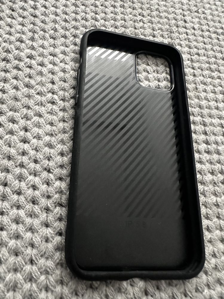 Nowe czarne błyszczące etui Case do iPhone 11