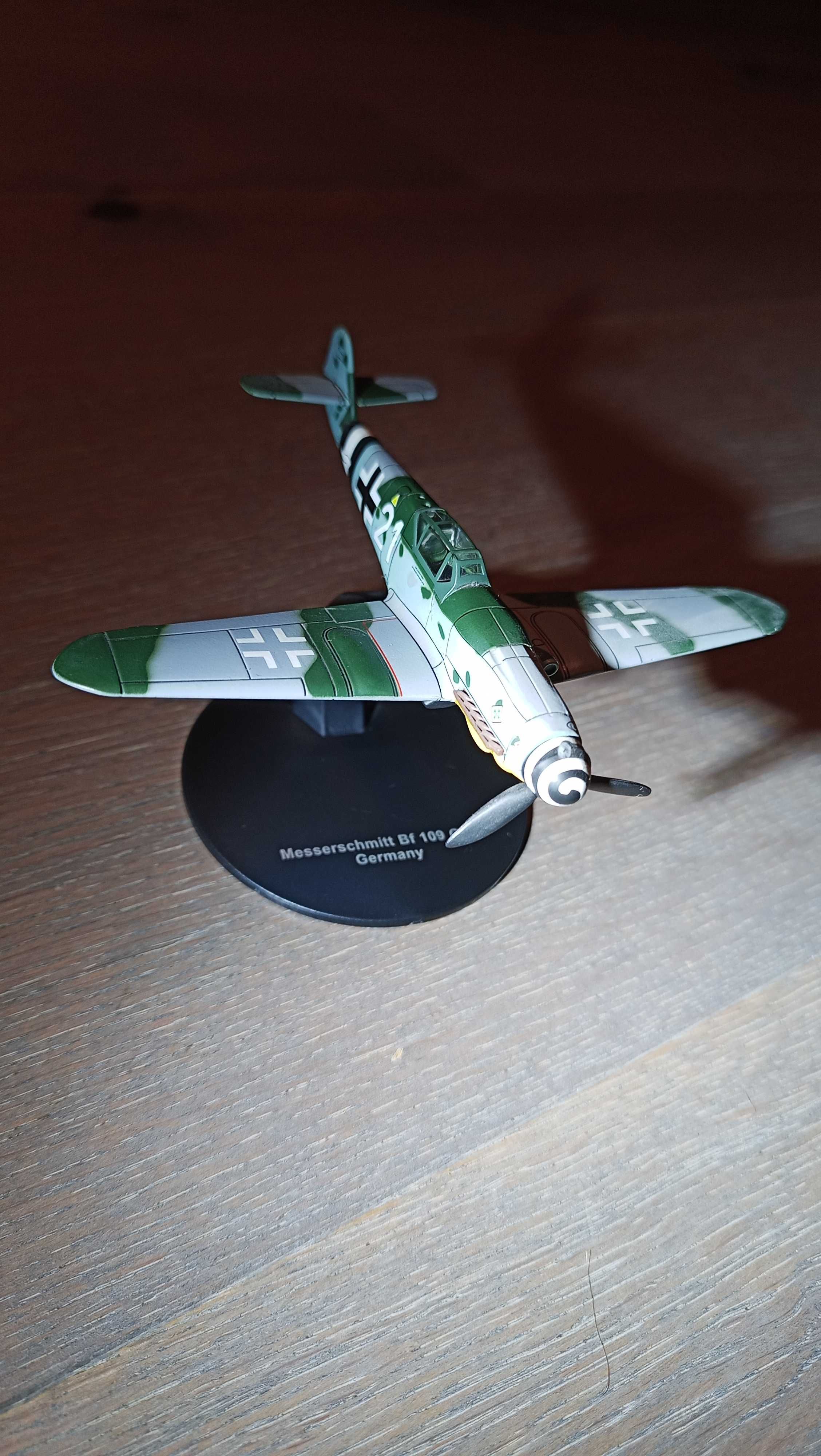 Metalowy model Niemieckiego samolotu Messerschmitt Bf 109 G-10 2WŚ