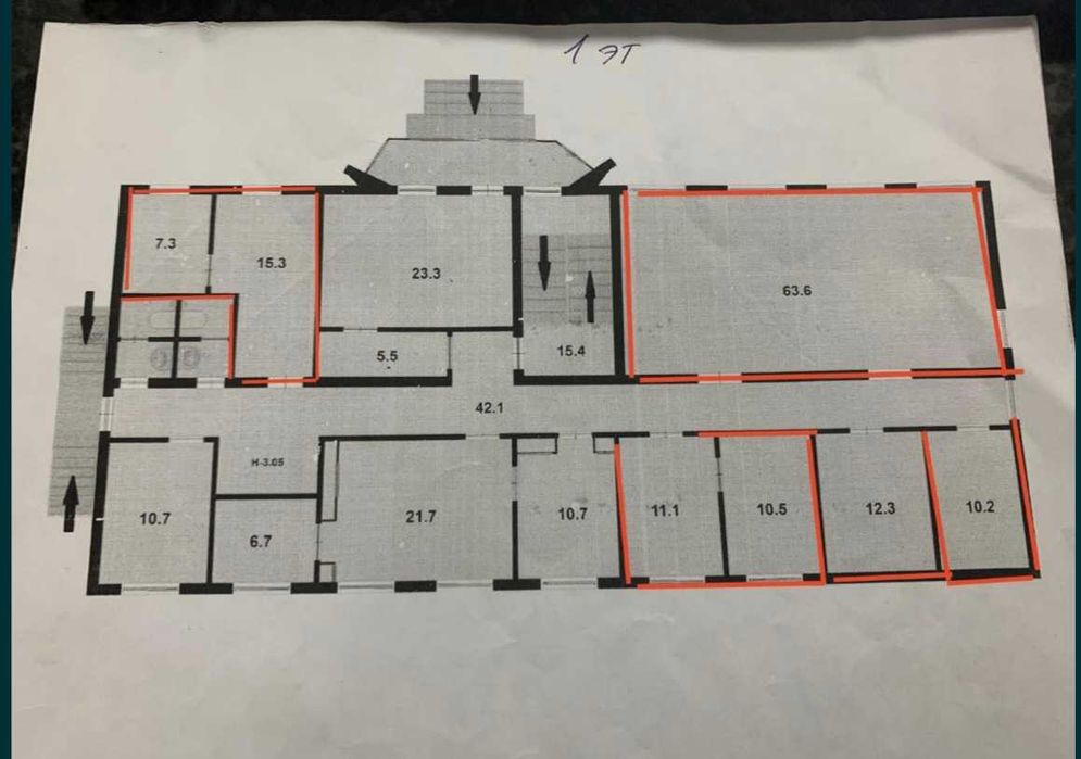 Здам гараж, приміщення під склад та офіс. Стоянка машин.