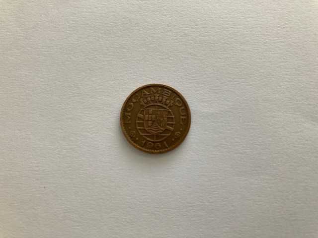 6 moedas  Moçambique, 50 centavos 1957 e 1973, 20 centavos 1961 e 1973