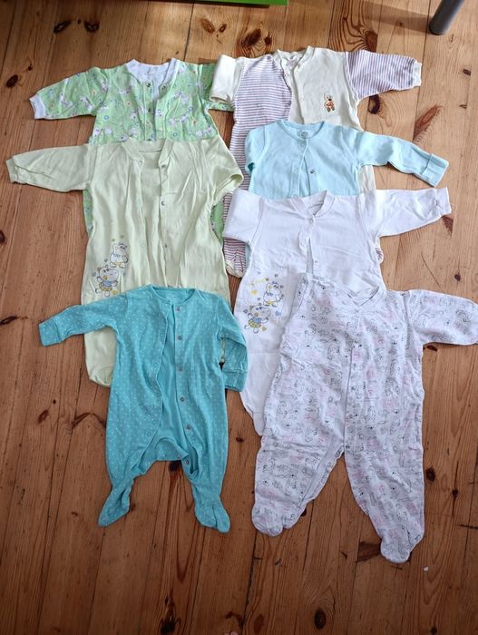 Paka Zestaw ubranek niemowlęcych, piłka gimnastyczna