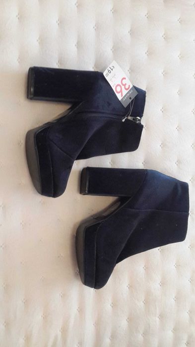 Botins azuis de veludo com fecho de lado_Nº36_Oportunidade