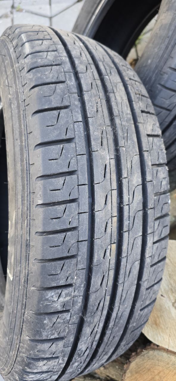 Продам резину Pirelli 205/70/15С новая по цене б/у