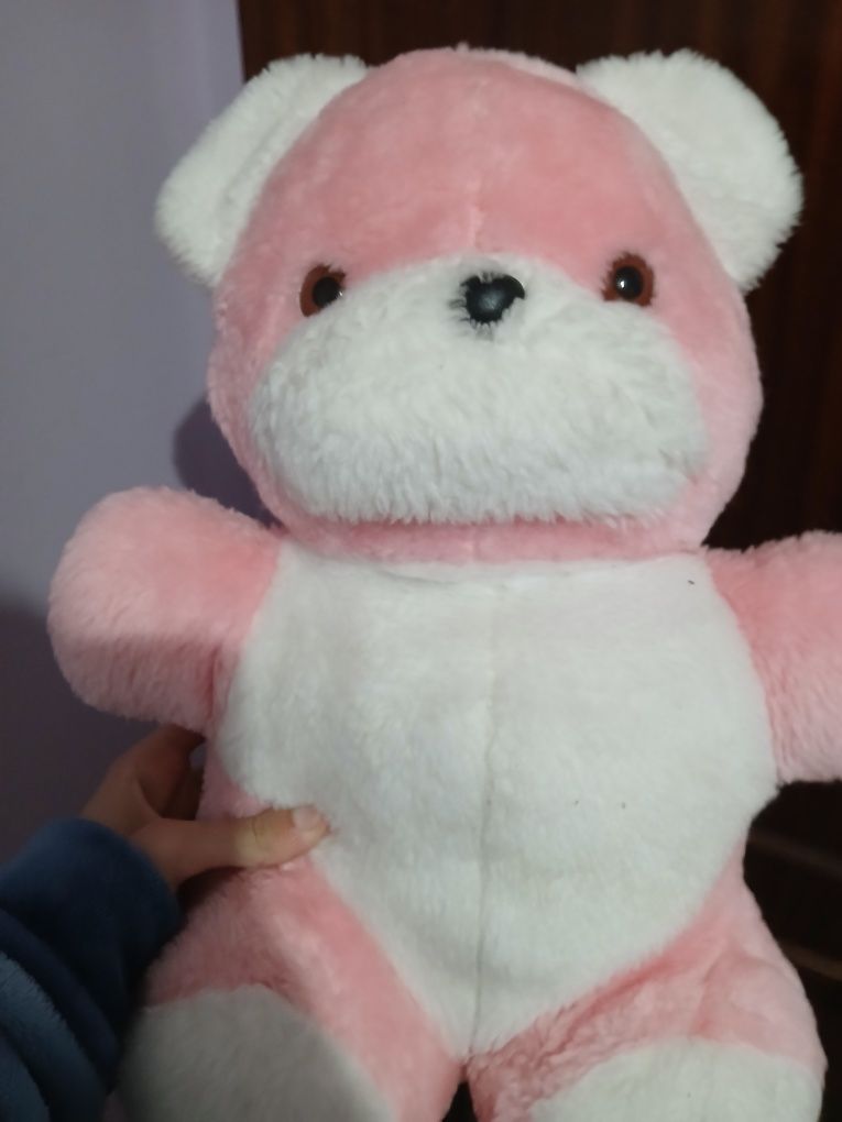 Urso de peluche cor de rosa
