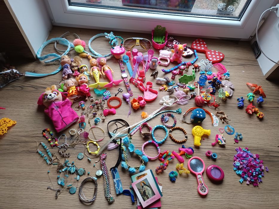 Mix zabawek drobiazgi dla dziewczynki