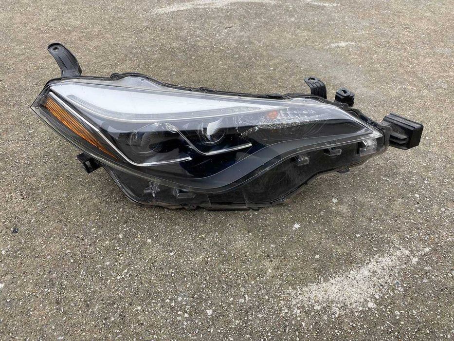 Бампер Toyota Corolla Тойота Королла 2017-2019.