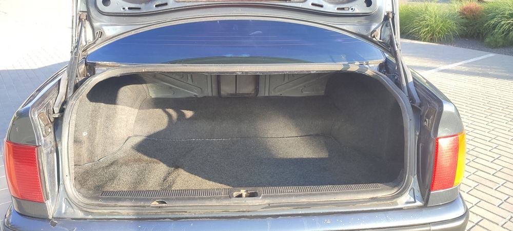 Автомобіль Audi 100c4 2.3