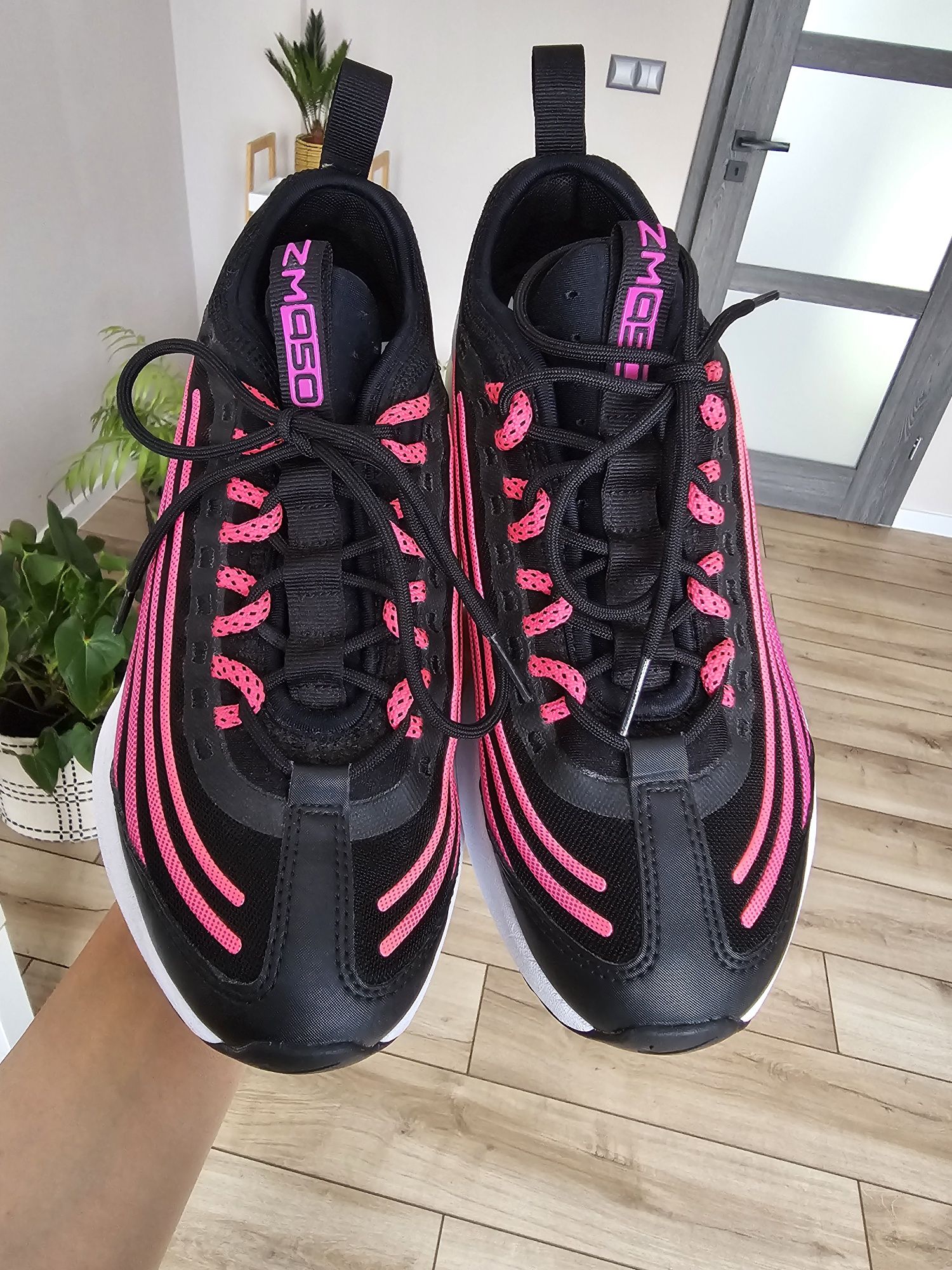 Czarno różowe Nike ZM950 rozmiar 38 poduszki