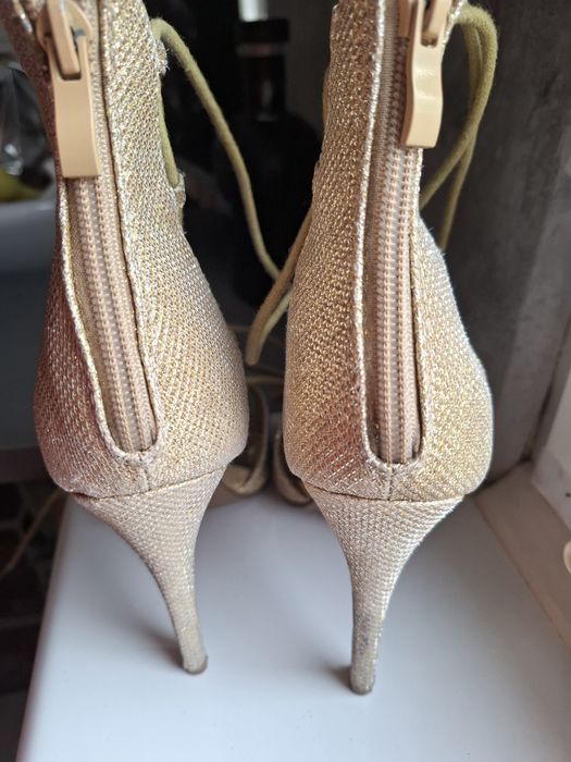 Buty szpilki złote nr 37