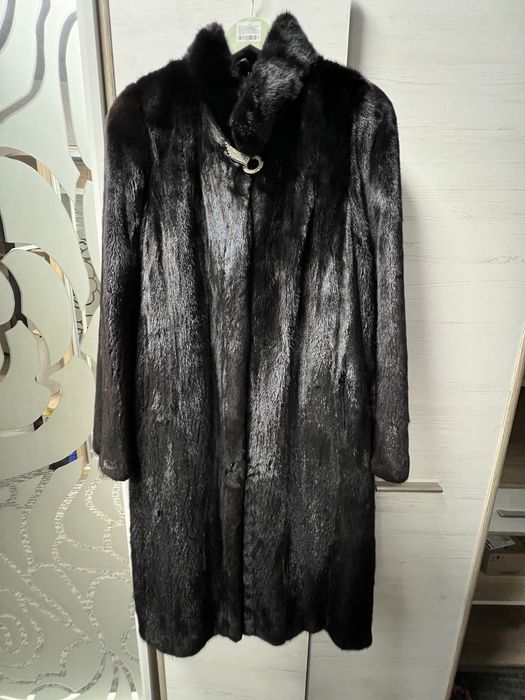 Продам норкову шубу