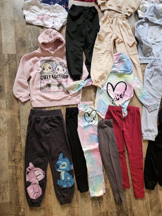 Paka zestaw 20szt ubrań dresy legginsy bluzy 122/128