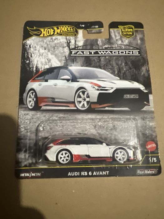 Hot Wheels Audi RS 6 Avant premium .