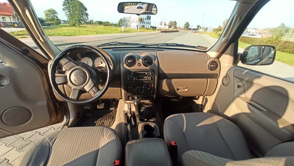 Jeep Cherokee KJ - 2,5 CRD SUPER STAN!!