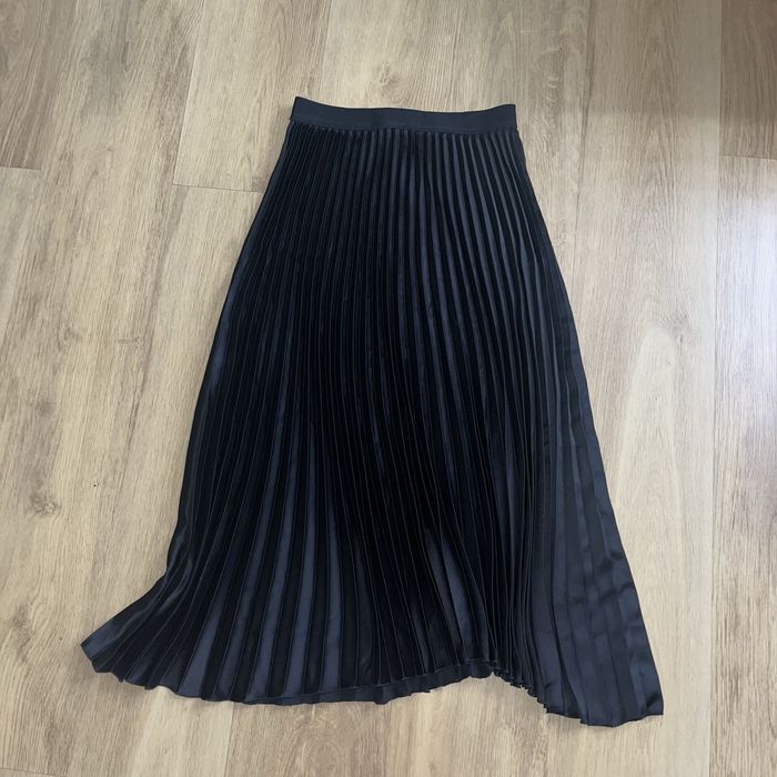 Спідничка міді H&M