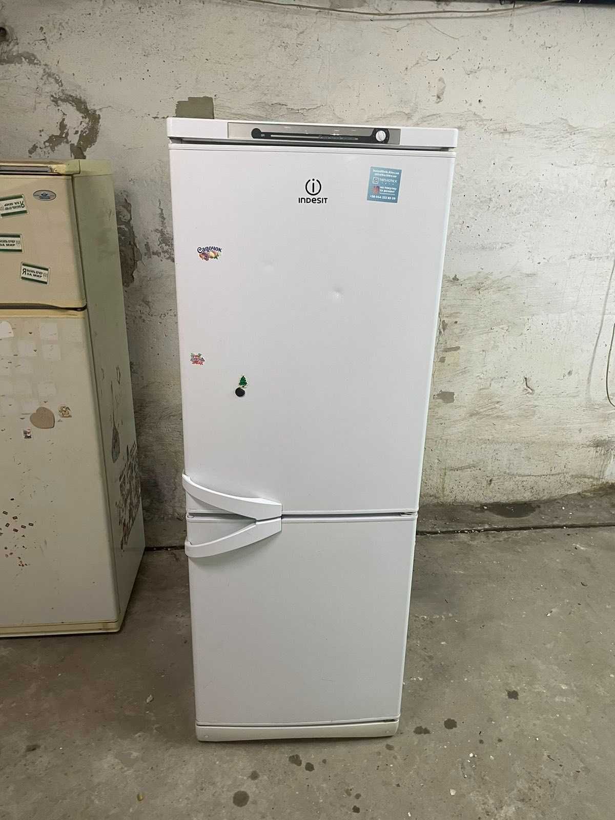 Холодильник Індезіт WE-232-31