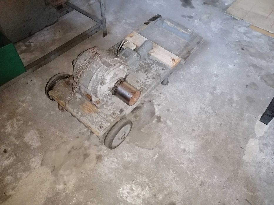 Sprzedam silnik elektryczny 3 kw na kołach