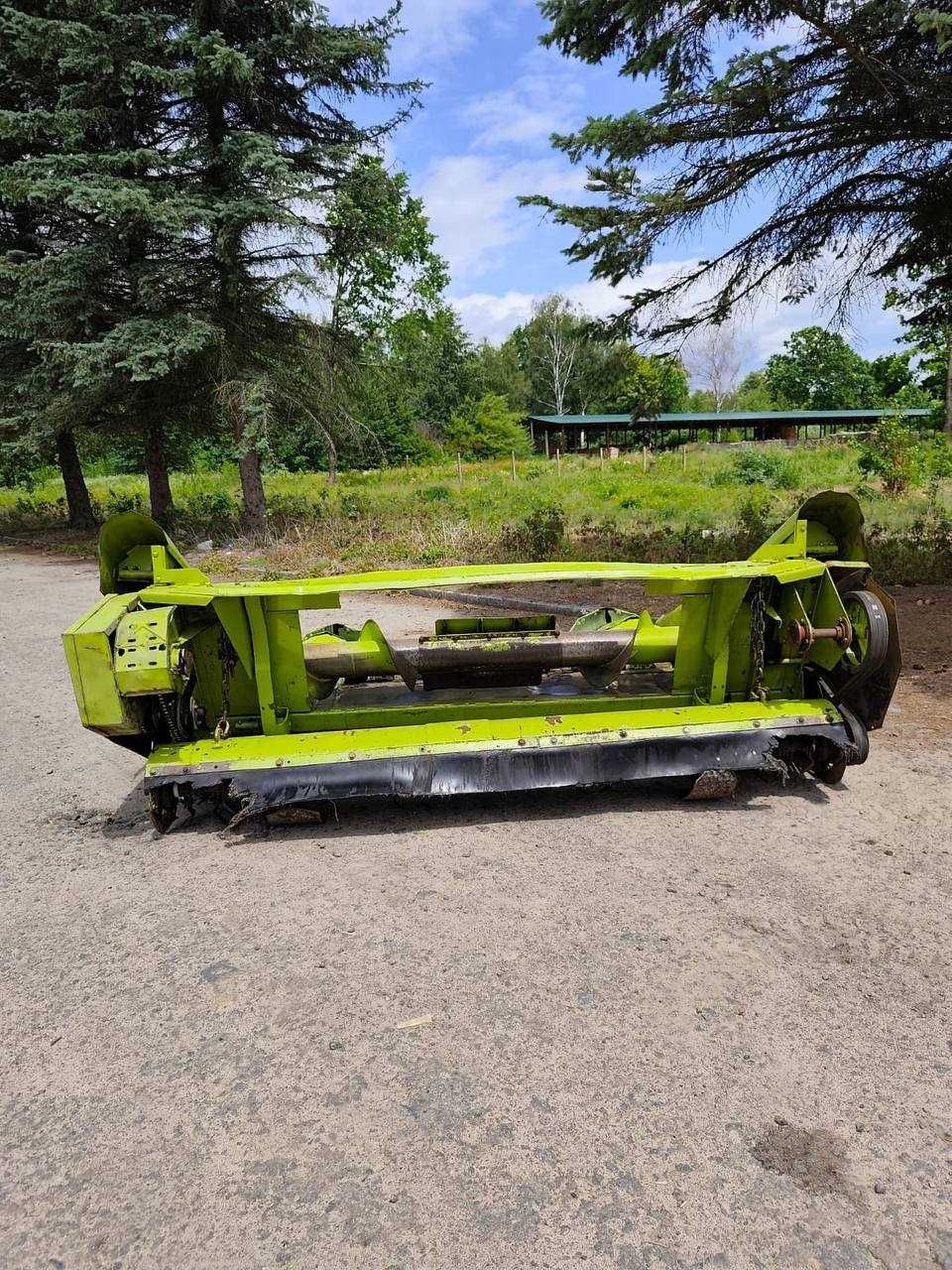 Жатка Claas 4 рядна для кукурузи з подрібнювачем