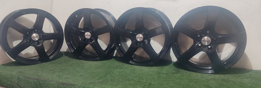 Felgi aluminiowe Dezent 5x112 ET38 17" 7J VW Seat Skoda Audi Mercedes