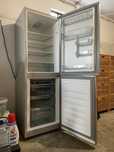 Frigorífico Jocel JC-270L avariado - para peças ou reparação