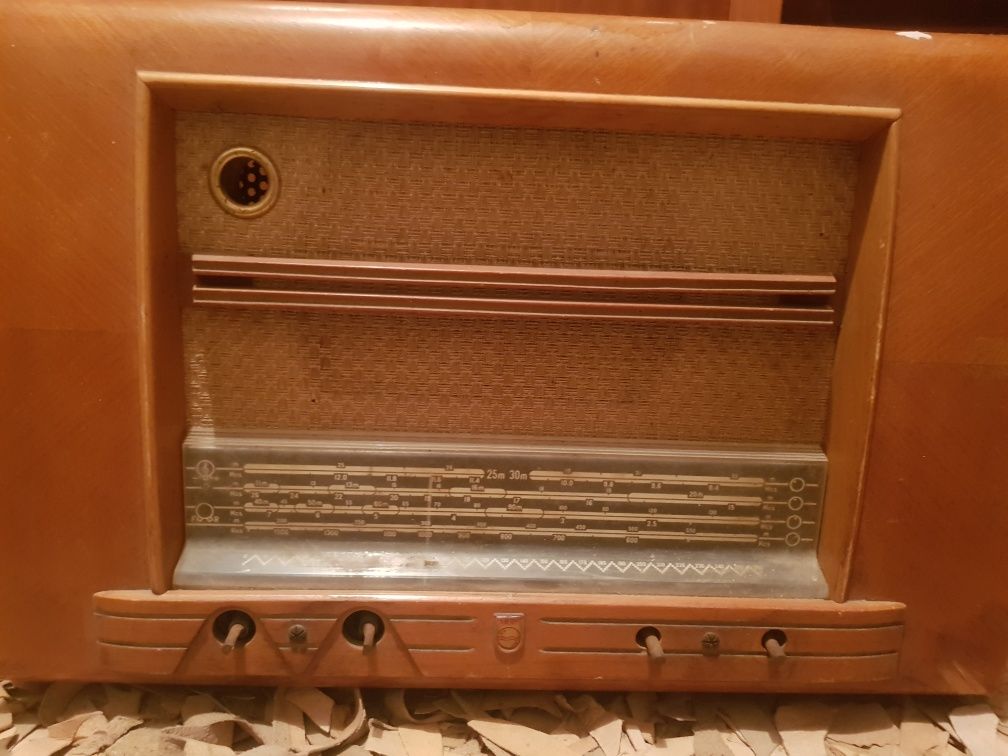 Rádio antigo Philips Brasil