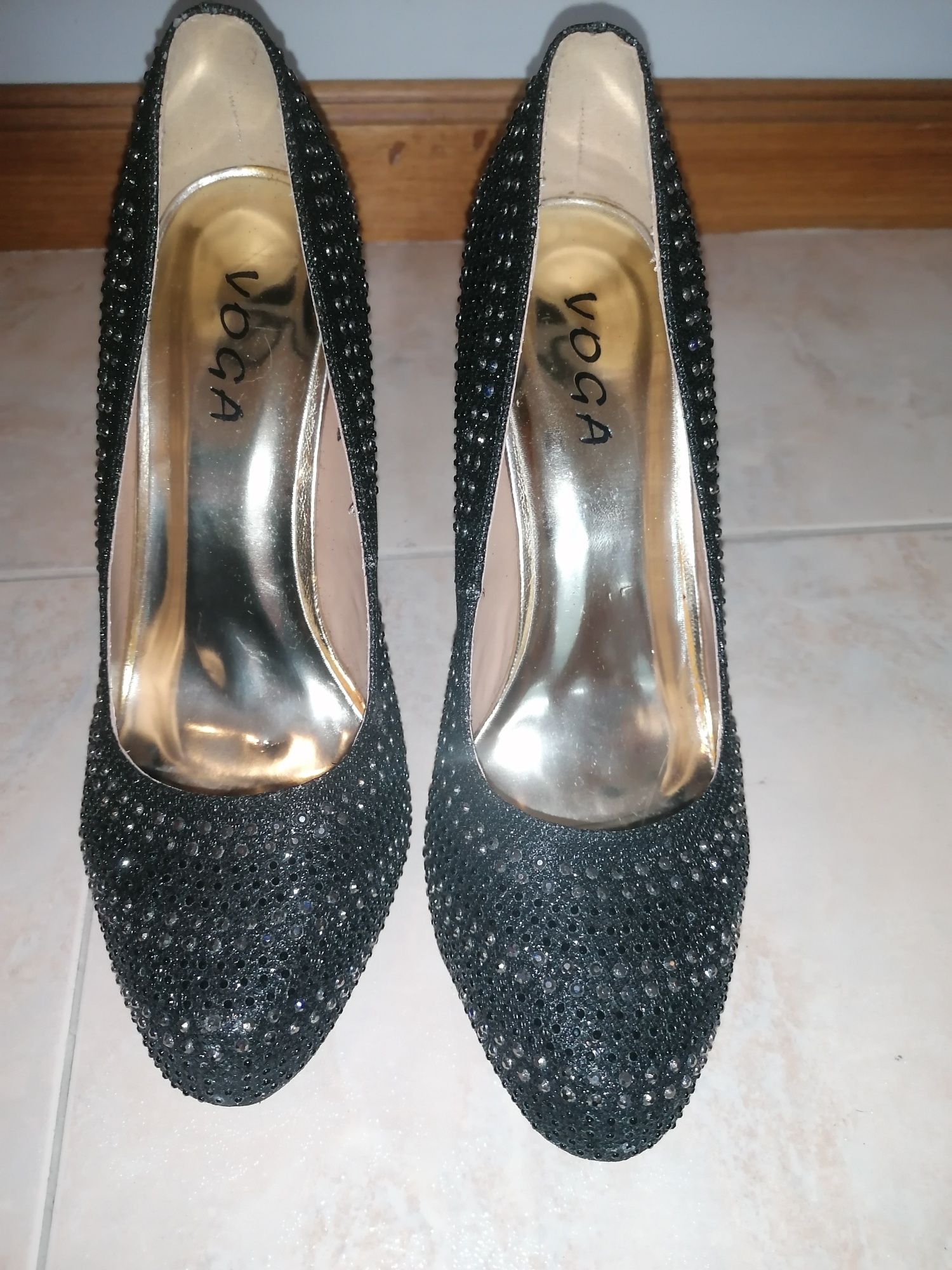 Sapatos de gala 37