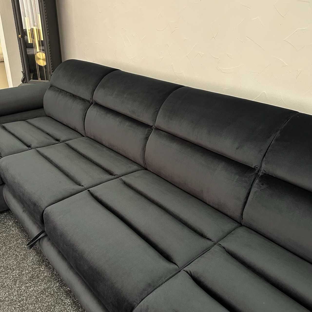 Новий чорний диван «Бестселлер»