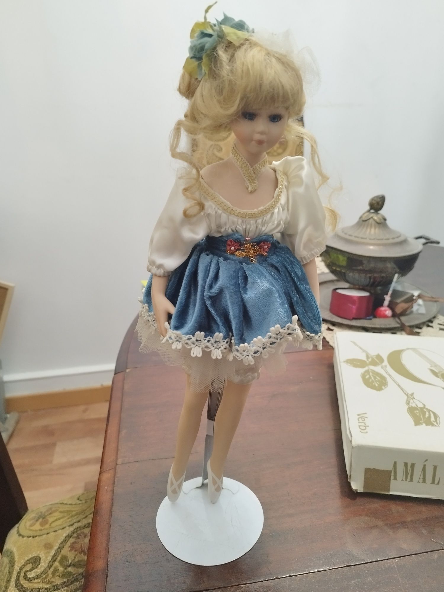Bonecas de porcelana