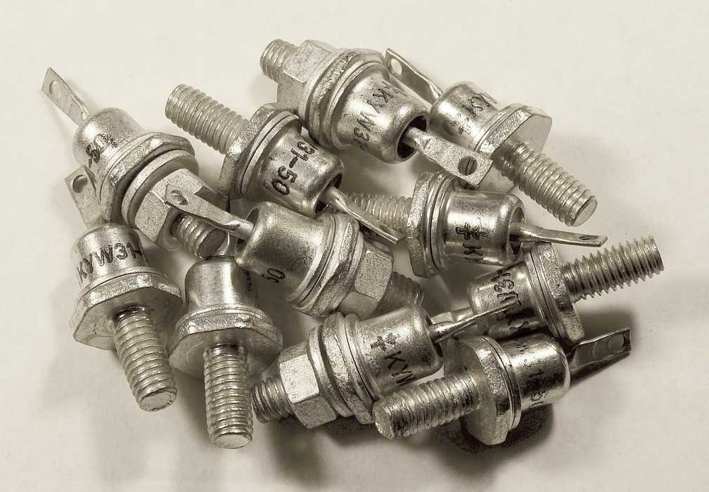 Ultraszybka dioda prostownicza mocy KWY31-50, 25 A / 50 V / 100 ns