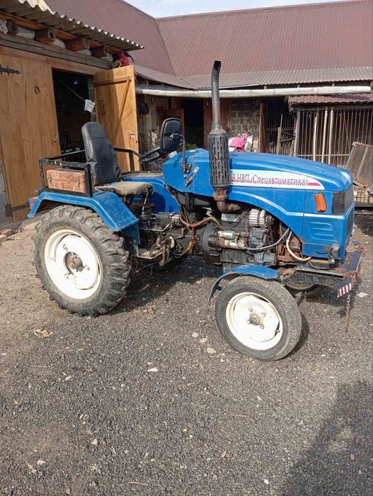 Трактор Сінтай 220