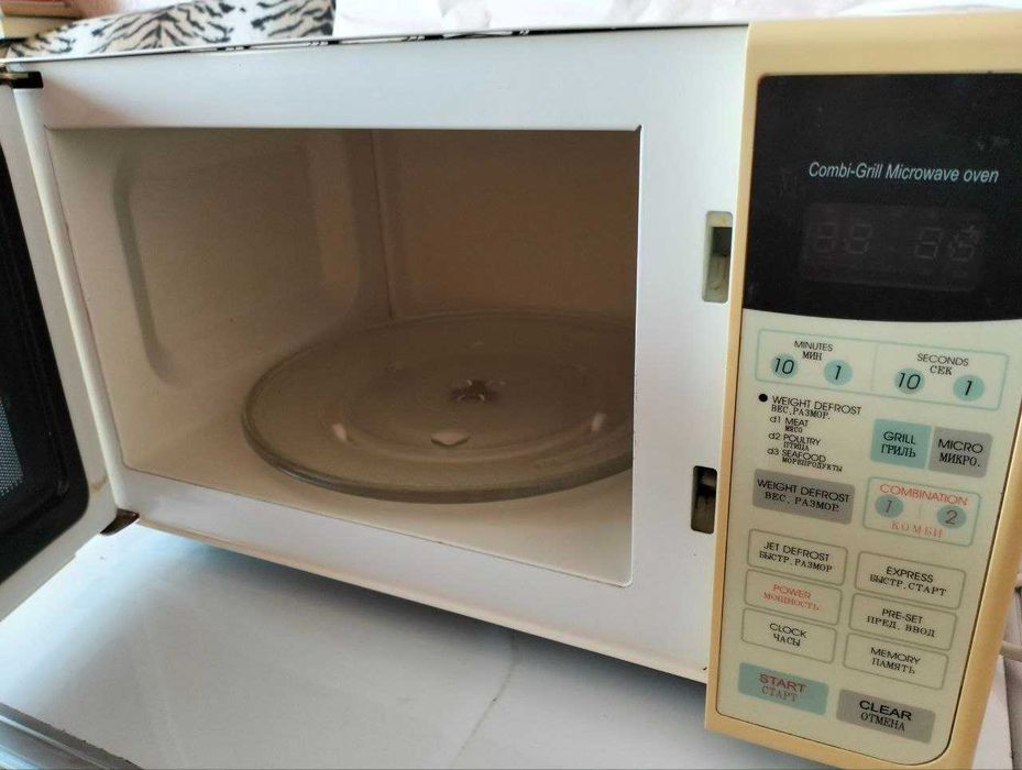 Микроволновка Elenberg Combi-Grill  MG-2331D.  (б\у)