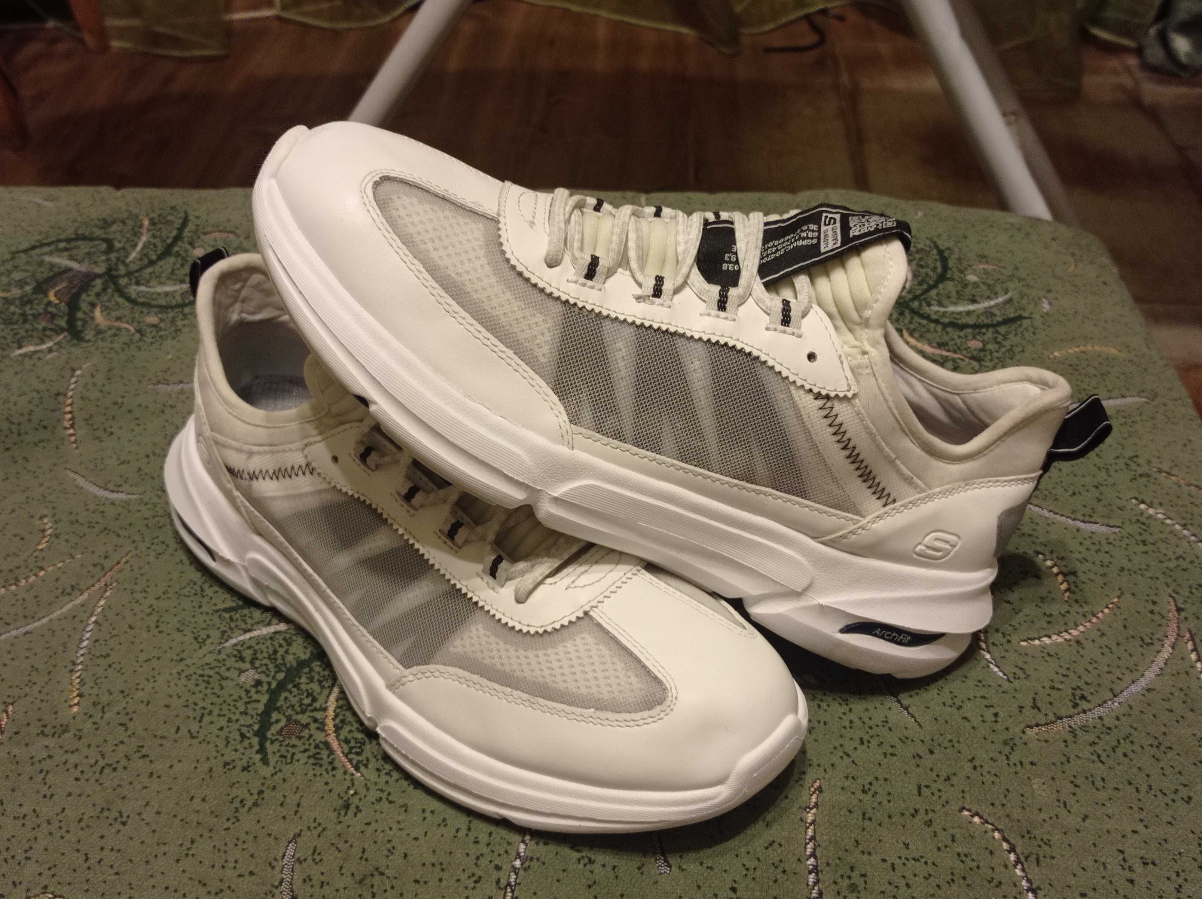 Кроссовки кожаные SKECHERS  оригинал  размер-43 стелька-27,5см