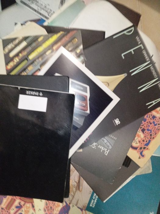 Lote de revistas da Zippo e Parker