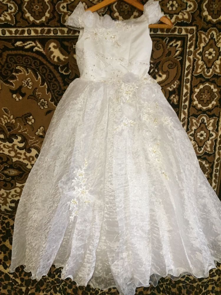 Плаття для діачинки 300 грн