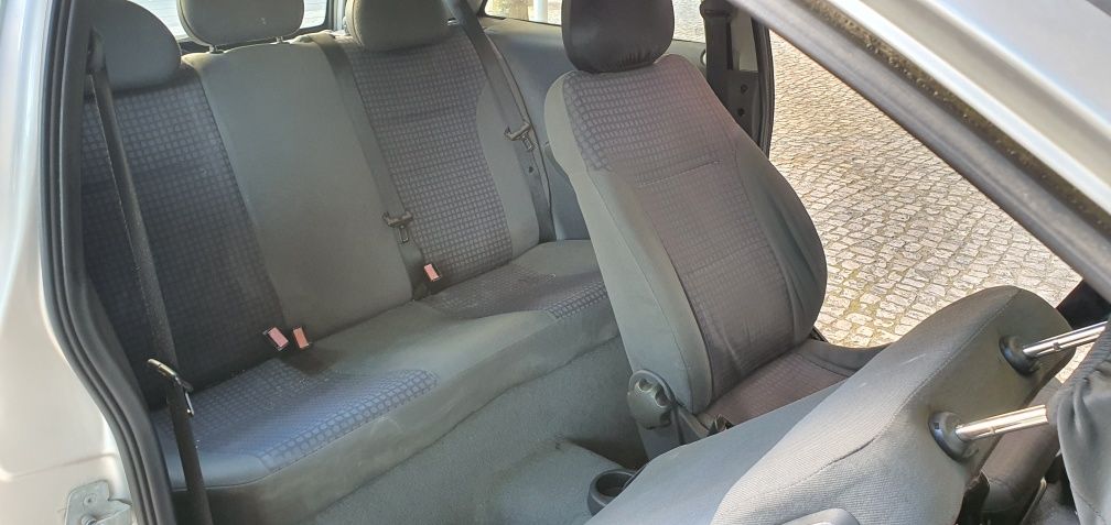 Opel Corsa 2002 1.2 Revisão feita