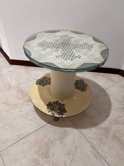 Mesa redonda de decoração