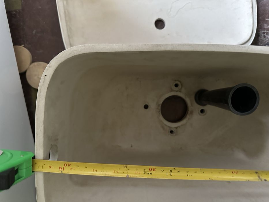 Бачек на унетаз старого образца