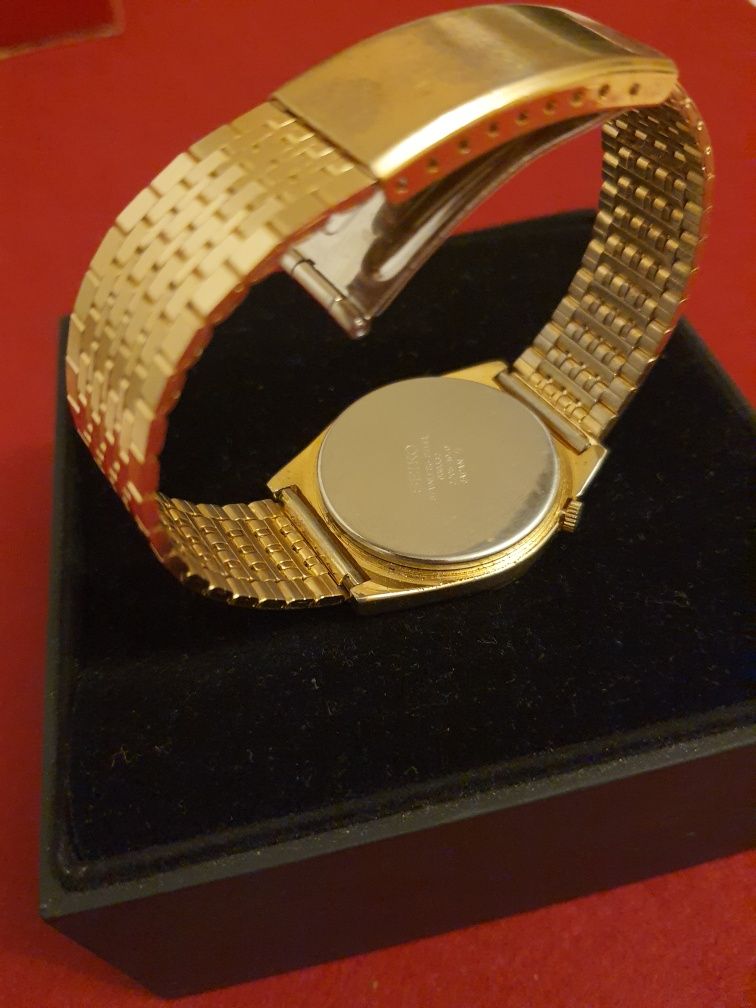 SEIKO vintage gold
