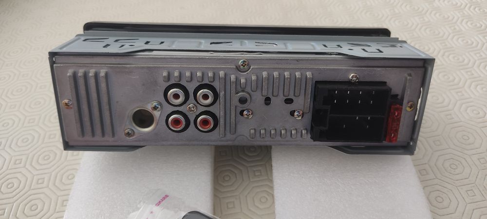 Autorradio com comando
