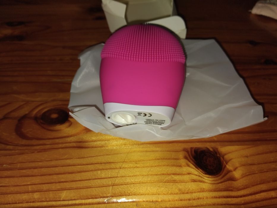 Szczoteczka do mycia twarzy nowa