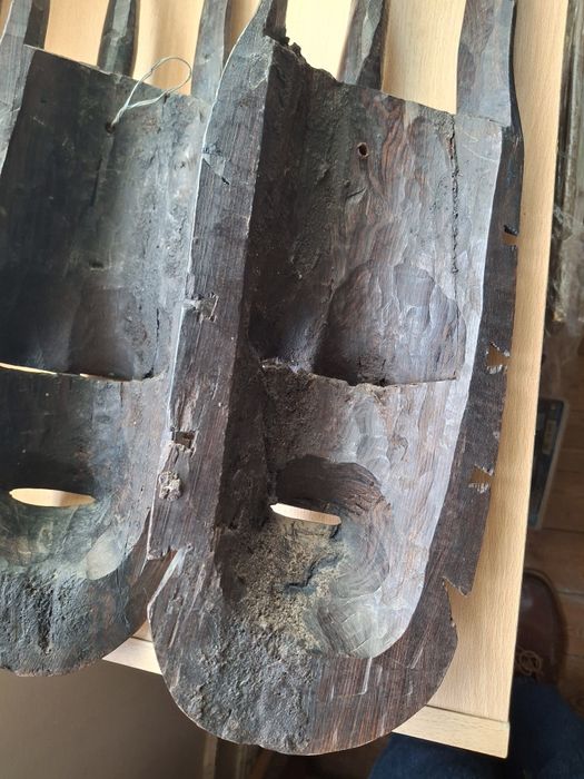 Par caixas esculturas africanas em madeira cerca 25 cms