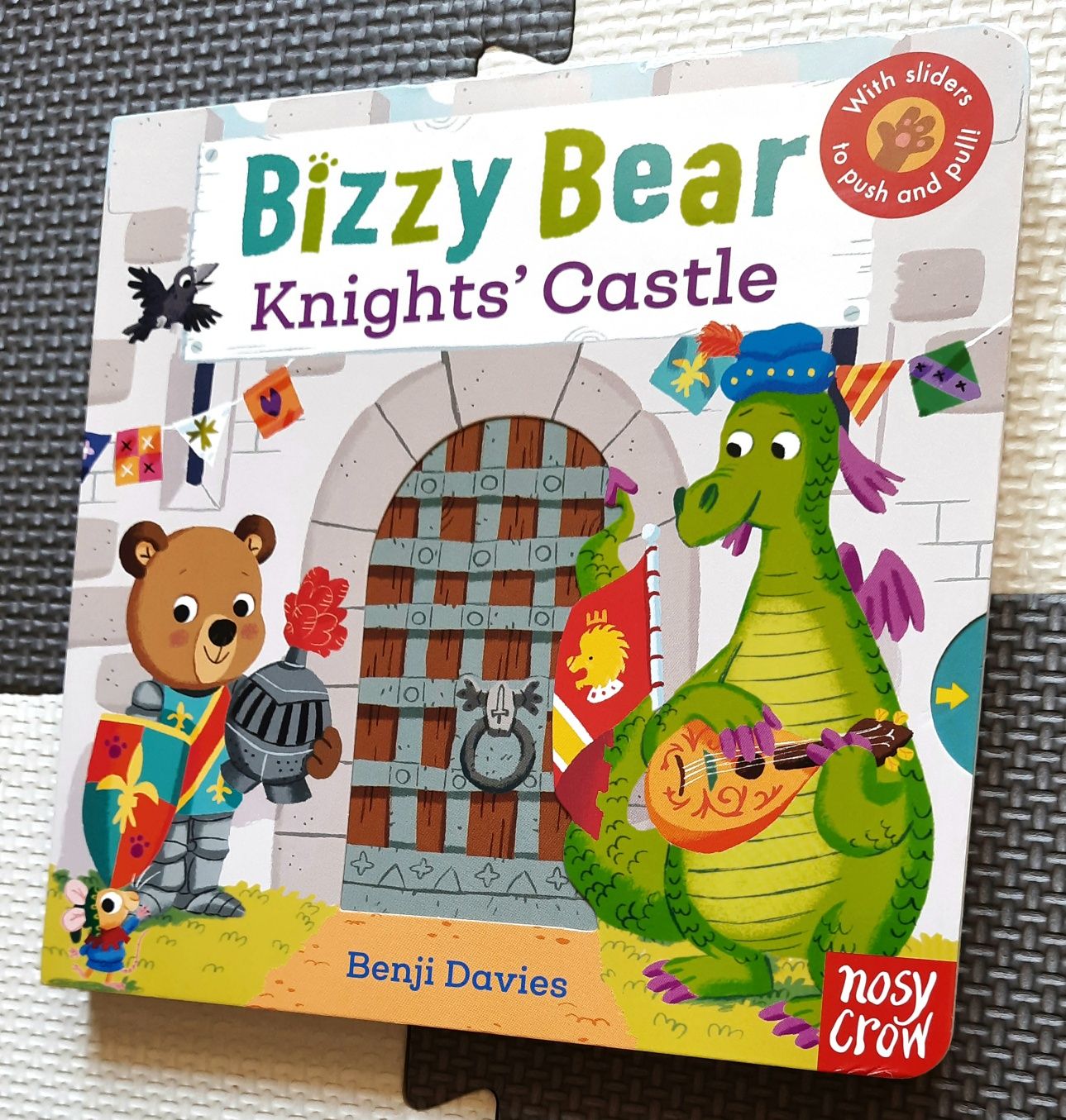 NOWA Bizzy Bear Knights' Castle miś pracuś książeczka po angielsku