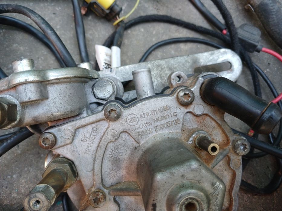 Комплект ГБО полный комплект баллон Atiker Tomasetto GoFast 200 Valtek