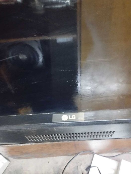 Продам телевизор LG 32 диагональ под ремонт или на запчасти