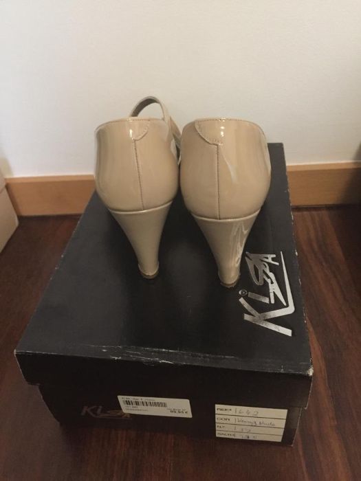 Sapatos Verniz Nude T.37