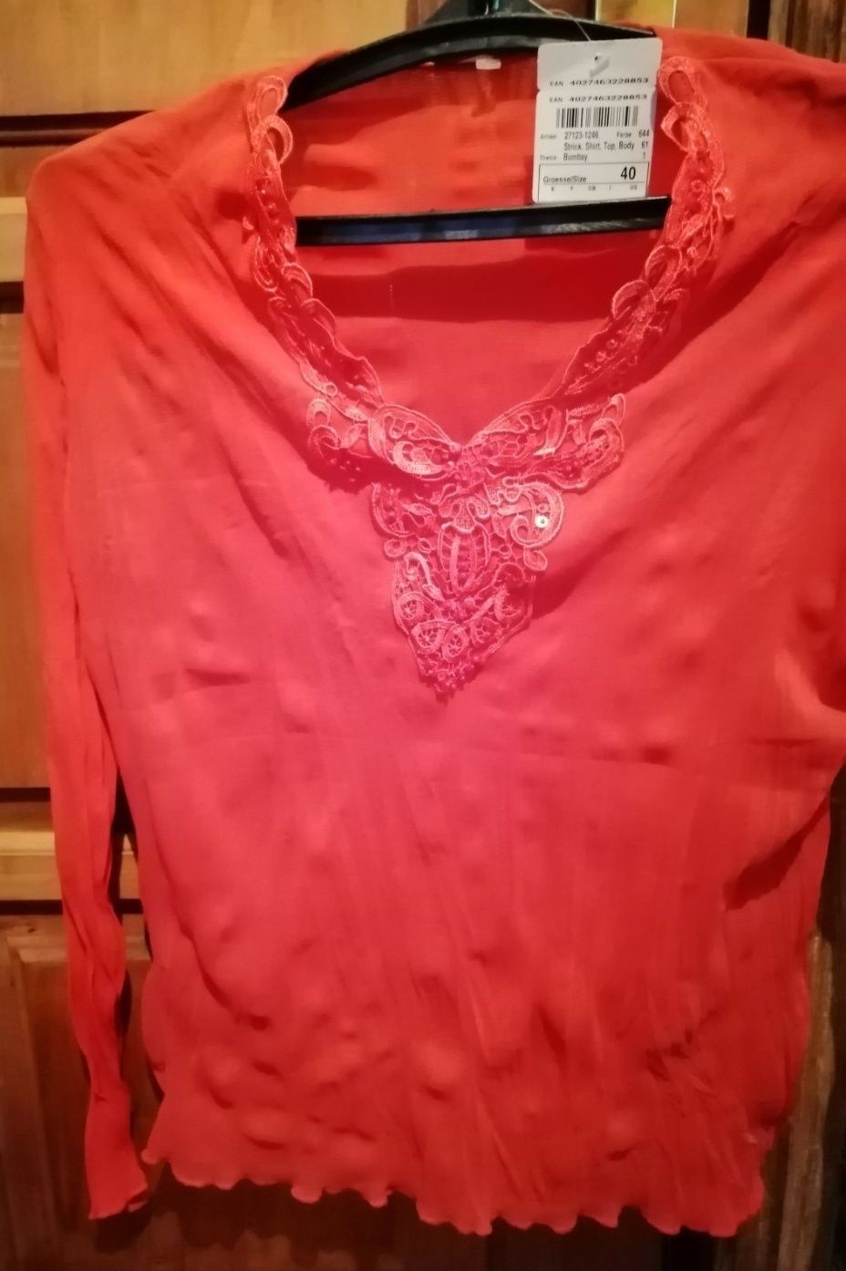 Нова с биркой  кофточка червона, блузка красива