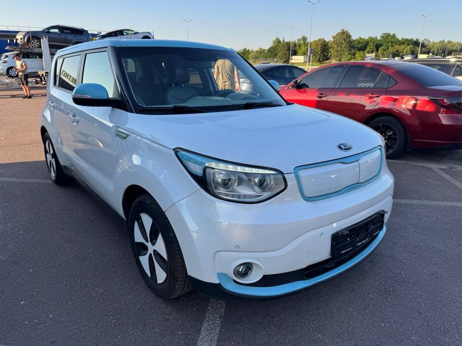 Kia soull аренда.  42кВт
