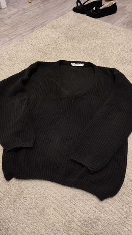 Czarny sweter z dekoltem w kształcie V nakd