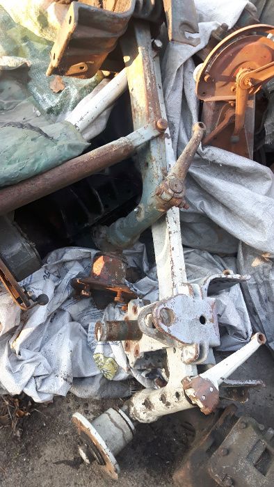 Oś,kolumna c 360,330,325,328,4011,355,Zetor 3011,5011,7211,5211,T-25